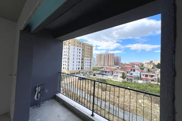 Shtepi ne shitje Apartament ne Tirane, 2+1, Mobilimi Bosh, pa mobiluar, Pagesa 155,000  Euro.