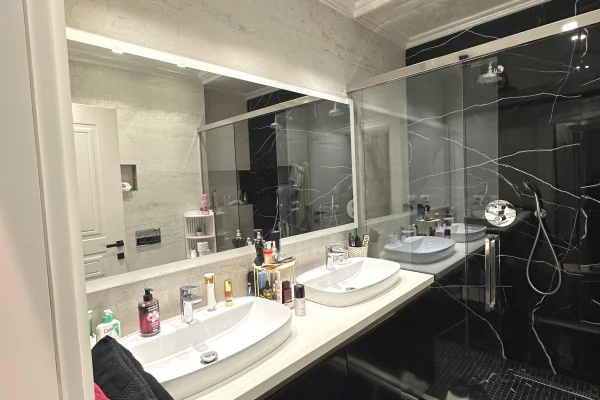 Shtepi me qera Apartament ne Tirane, 2+1, Mobilimi E mobiluar, Pagesa 3,000  Euro.