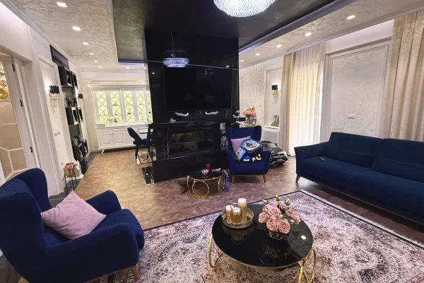 Shtepi me qera Apartament ne Tirane, 2+1, Mobilimi E mobiluar, Pagesa 3,000  Euro.