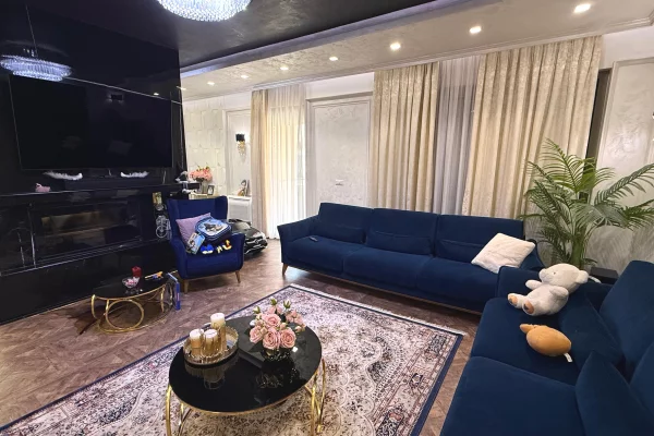 Shtepi me qera Apartament ne Tirane, 2+1, Mobilimi E mobiluar, Pagesa 3,000  Euro.