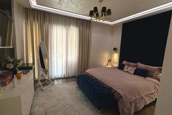 Shtepi me qera Apartament ne Tirane, 2+1, Mobilimi E mobiluar, Pagesa 3,000  Euro.