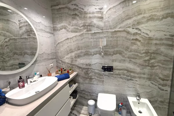 Shtepi me qera Apartament ne Tirane, 2+1, Mobilimi E mobiluar, Pagesa 3,000  Euro.