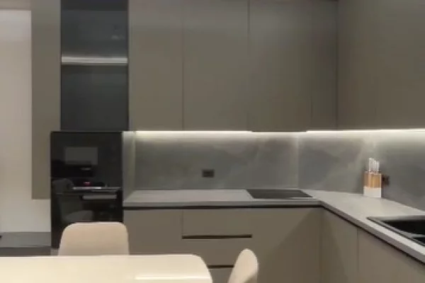 Shtepi me qera Apartament ne Tirane, 1+1, Mobilimi E mobiluar, Pagesa 1,300  Euro.