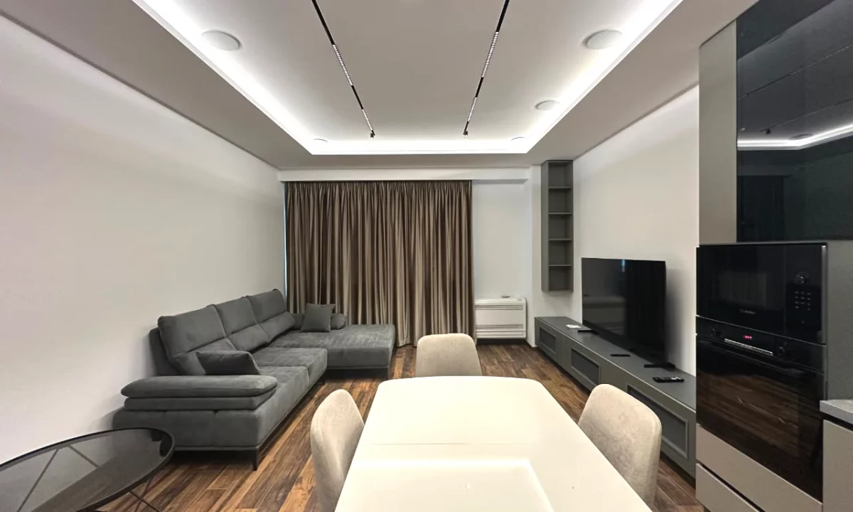 Shtepi me qera Apartament ne Tirane, 1+1, Mobilimi E mobiluar, Pagesa 1,300  Euro.