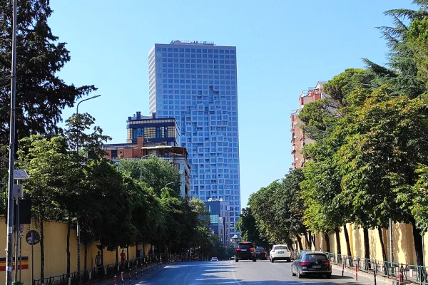 Shtepi ne shitje Apartament ne Tirane, 2+1, Mobilimi E mobiluar, Pagesa 410,000  Euro.