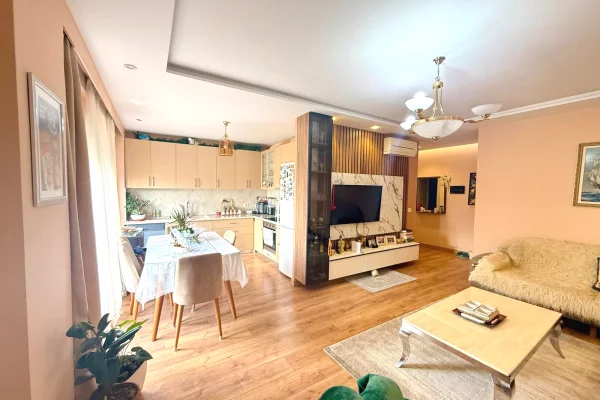 Shtepi ne shitje Apartament ne Tirane, 3+1, Mobilimi E mobiluar, Pagesa 345,000  Euro.