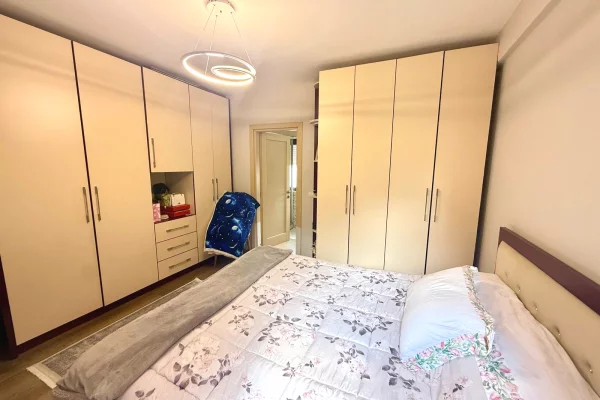 Shtepi ne shitje Apartament ne Tirane, 3+1, Mobilimi E mobiluar, Pagesa 345,000  Euro.