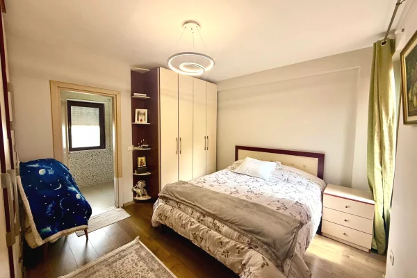 Shtepi ne shitje Apartament ne Tirane, 3+1, Mobilimi E mobiluar, Pagesa 345,000  Euro.