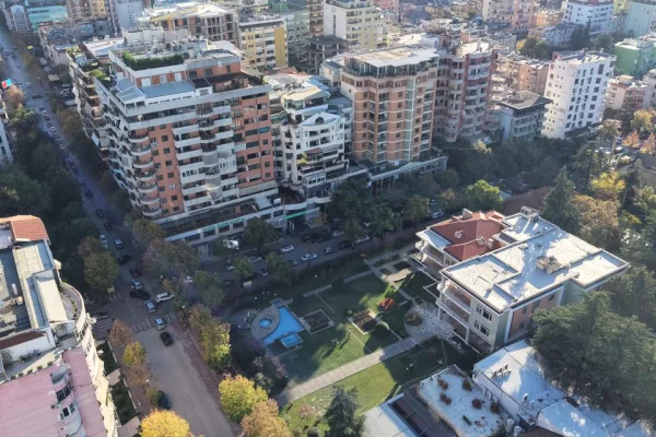 Ambient biznesi ne shitje 1+1 ne Tirane - 1,300,000 Euro