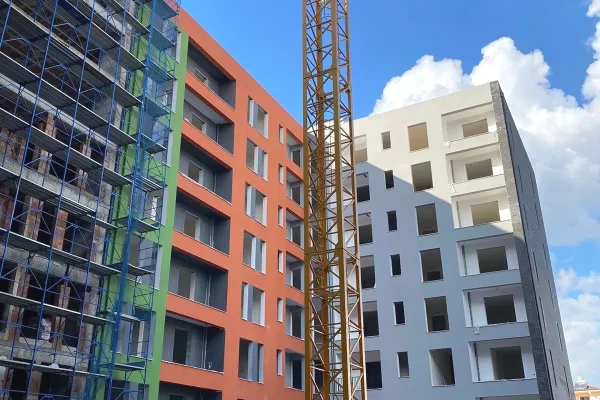 Shtepi ne shitje Apartament ne Tirane, 1+1, Mobilimi Bosh, pa mobiluar, Pagesa 75,000  Euro.