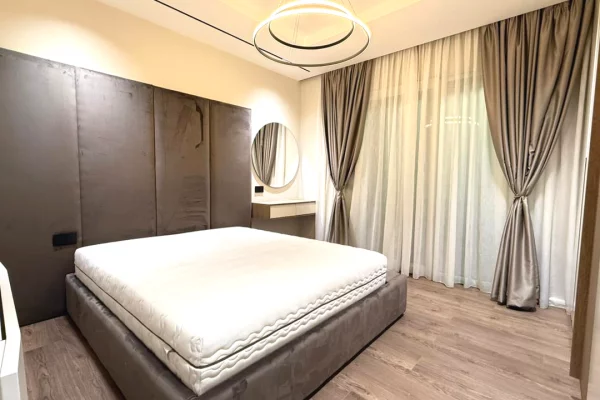 Shtepi me qera Apartament ne Tirane, 2+1, Mobilimi E mobiluar, Pagesa 1,300  Euro.