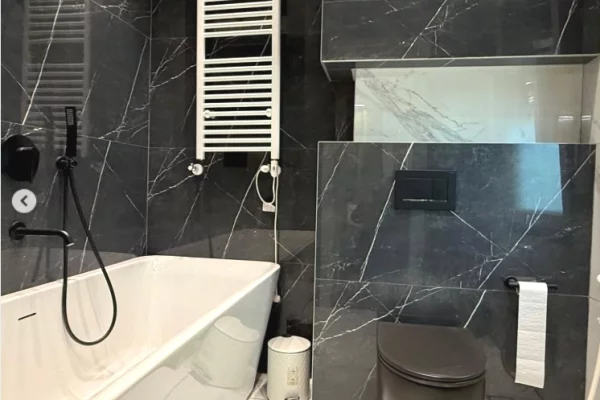 Shtepi me qera Apartament ne Tirane, 2+1, Mobilimi E mobiluar, Pagesa 1,300  Euro.