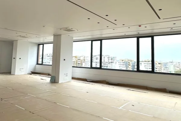 Ambient biznesi me qera 3+1 ne Tirane - 10,000 Euro