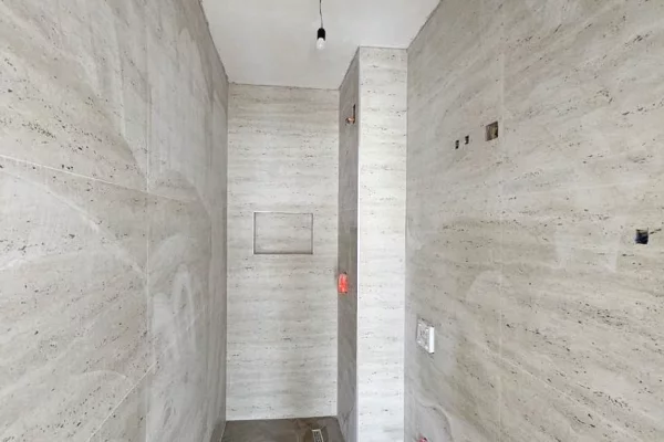 Shtepi ne shitje Apartament ne Tirane, 2+1, Mobilimi Bosh, pa mobiluar, Pagesa 125,000  Euro.