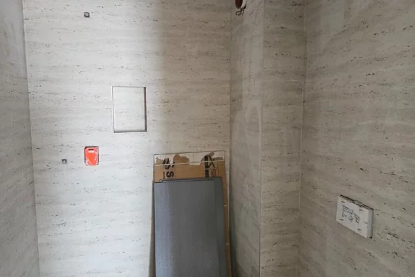 Shtepi ne shitje Apartament ne Tirane, 2+1, Mobilimi Bosh, pa mobiluar, Pagesa 125,000  Euro.