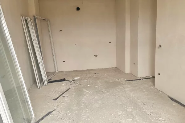Shtepi ne shitje Apartament ne Tirane, 2+1, Mobilimi Bosh, pa mobiluar, Pagesa 104,600  Euro.
