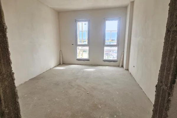 Shtepi ne shitje Apartament ne Tirane, 2+1, Mobilimi Bosh, pa mobiluar, Pagesa 104,600  Euro.