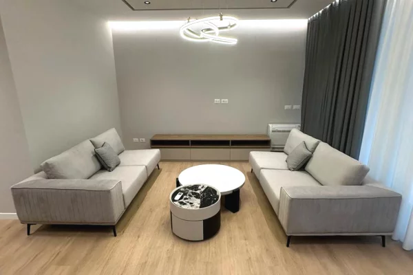 Shtepi me qera Vila Luksoze ne Tirane, 3+1, Mobilimi E mobiluar, Pagesa 4,500  Euro.