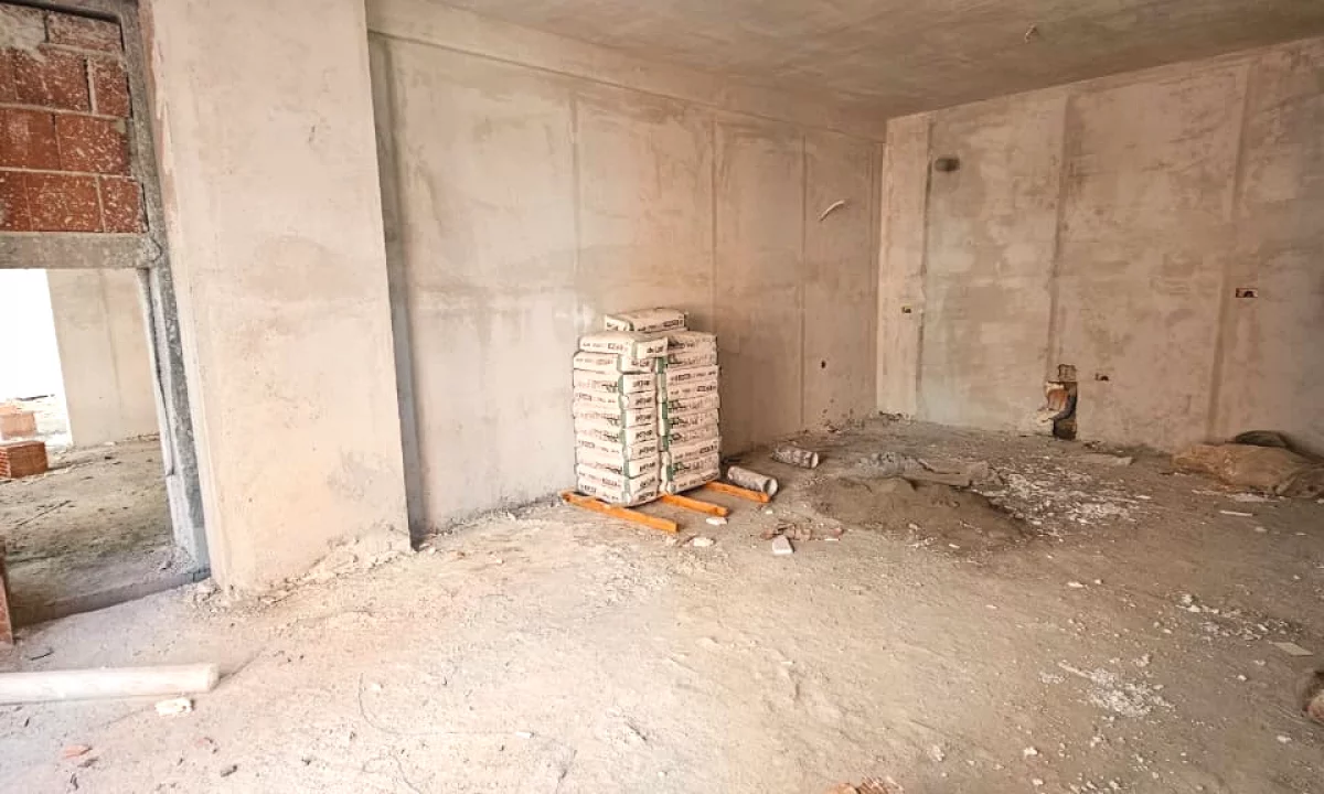 Shtepi ne shitje Apartament ne Tirane, 2+1, Mobilimi Bosh, pa mobiluar, Pagesa 115,900  Euro.
