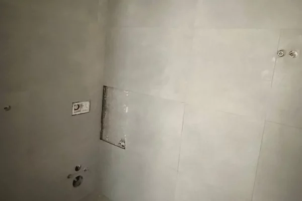 Shtepi ne shitje Apartament ne Tirane, 1+1, Mobilimi Bosh, pa mobiluar, Pagesa 122,500  Euro.