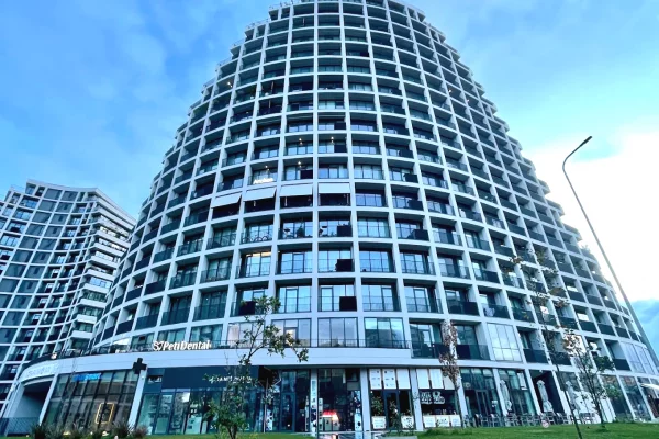 Ambient biznesi me qera 3+1 ne Tirane - 4,000 Euro