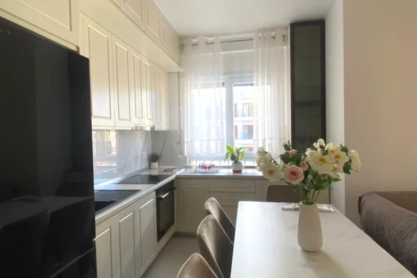 Shtepi me qera Apartament ne Tirane, 2+1, Mobilimi E mobiluar, Pagesa 1,100  Euro.