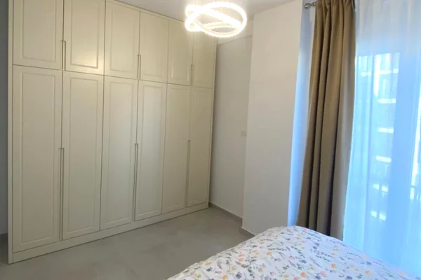 Shtepi me qera Apartament ne Tirane, 2+1, Mobilimi E mobiluar, Pagesa 1,100  Euro.