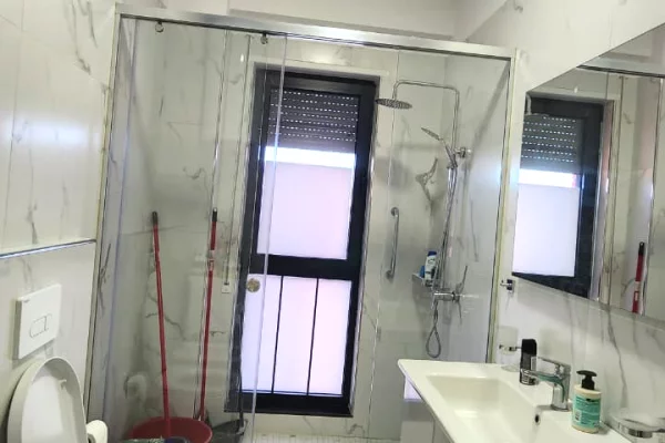 Shtepi me qera Apartament ne Tirane, 2+1, Mobilimi E mobiluar, Pagesa 1,100  Euro.