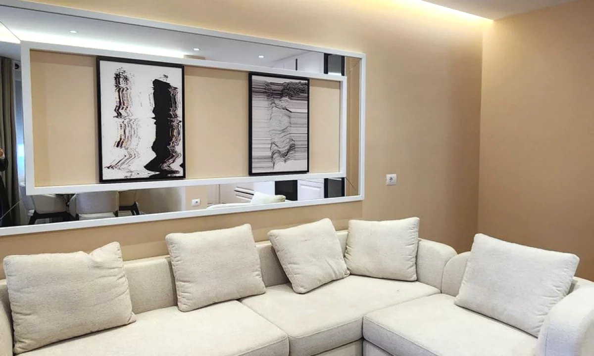 Shtepi ne shitje Apartament ne Tirane, 2+1, Mobilimi E mobiluar, Pagesa 370,000  Euro.