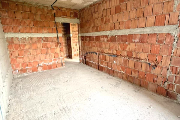 Shtepi ne shitje Apartament ne Tirane, 1+1, Mobilimi Bosh, pa mobiluar, Pagesa 88,000  Euro.