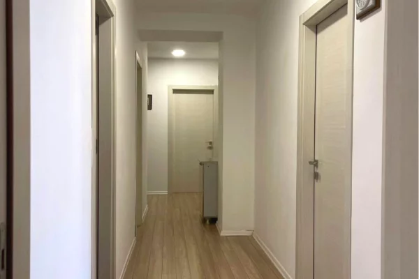 Shtepi ne shitje Apartament ne Tirane, 3+1, Mobilimi E mobiluar, Pagesa 20,000,000  Leke.