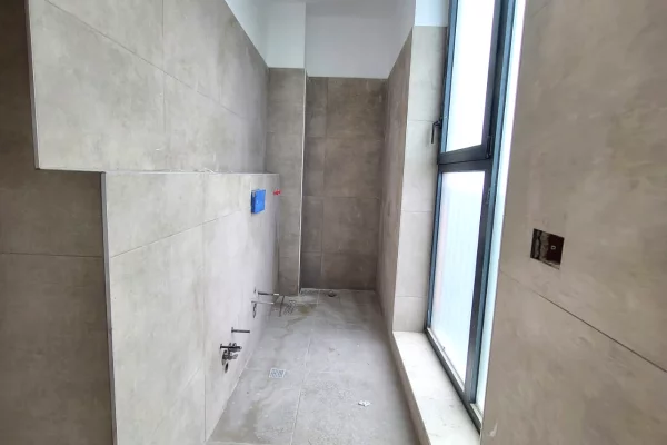 Shtepi ne shitje Apartament ne Tirane, 1+1, Mobilimi Bosh, pa mobiluar, Pagesa 120,000  Euro.