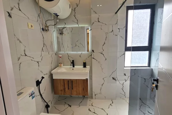 Shtepi ne shitje Apartament ne Tirane, 2+1, Mobilimi E mobiluar, Pagesa 265,000  Euro.