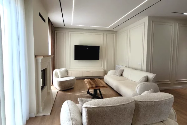 Shtepi me qera Vila Luksoze ne Tirane, 3+1, Mobilimi E mobiluar, Pagesa 5,000  Euro.