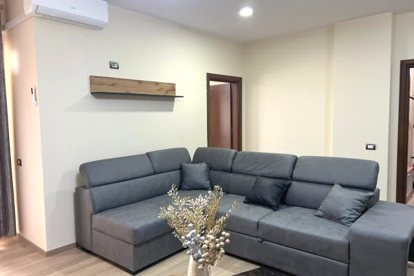 Shtepi me qera Apartament ne Tirane, 1+1, Mobilimi E mobiluar, Pagesa 600  Euro.