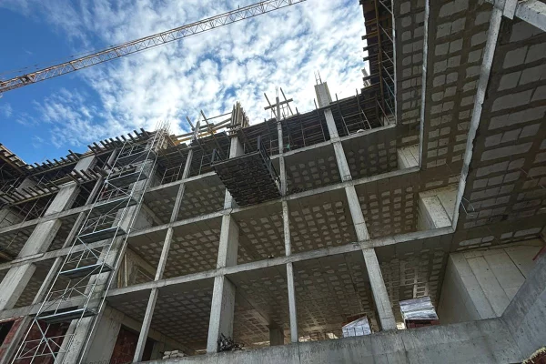 Shtepi ne shitje Apartament ne Tirane, 1+1, Mobilimi Bosh, pa mobiluar, Pagesa 53,300  Euro.