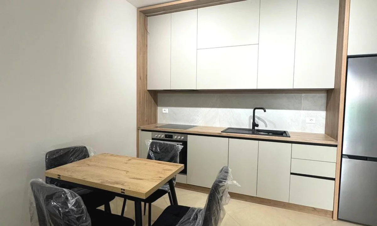 Shtepi me qera Apartament ne Tirane, 2+1, Mobilimi E mobiluar, Pagesa 70,000  Leke.