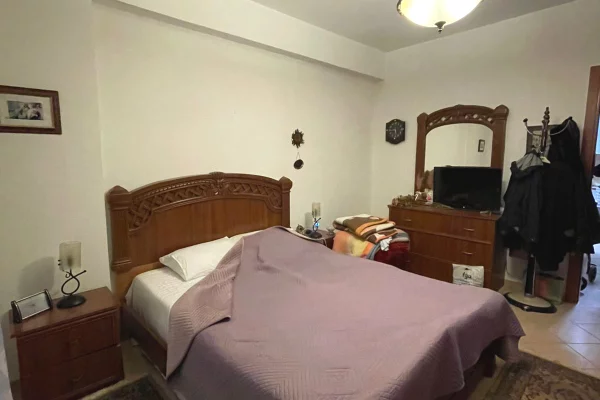 Shtepi me qera Apartament ne Tirane, 2+1, Mobilimi E mobiluar, Pagesa 700  Euro.