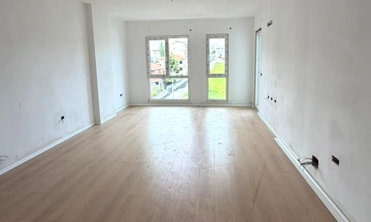 Shtepi ne shitje Apartament ne Tirane, 2+1, Mobilimi Bosh, pa mobiluar, Pagesa 122,300  Euro.