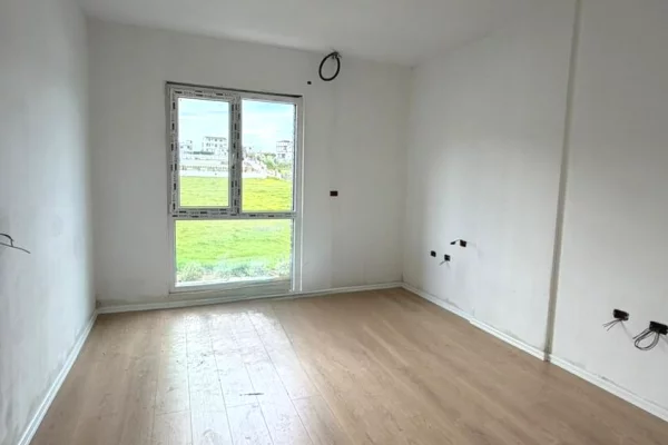 Shtepi ne shitje Apartament ne Tirane, 2+1, Mobilimi Bosh, pa mobiluar, Pagesa 122,300  Euro.