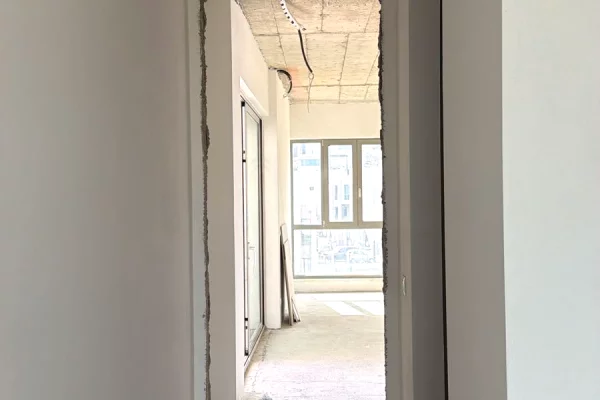 Shtepi ne shitje Apartament ne Tirane, 2+1, Mobilimi Bosh, pa mobiluar, Pagesa 38,000,000  Leke.