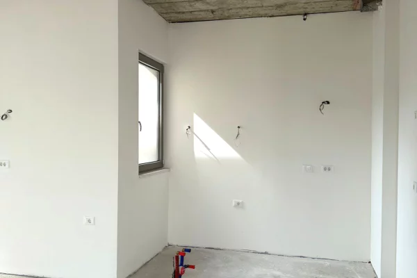 Shtepi ne shitje Apartament ne Tirane, 2+1, Mobilimi Bosh, pa mobiluar, Pagesa 38,000,000  Leke.