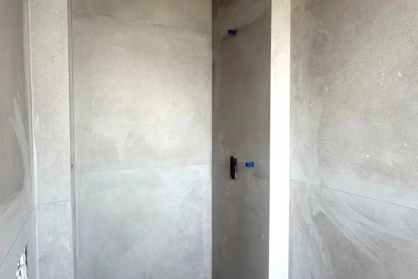 Shtepi ne shitje Apartament ne Tirane, 2+1, Mobilimi Bosh, pa mobiluar, Pagesa 38,000,000  Leke.