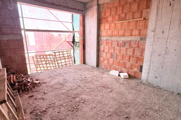 Shtepi ne shitje Apartament ne Tirane, 2+1, Mobilimi Bosh, pa mobiluar, Pagesa 18,636,000  Euro.