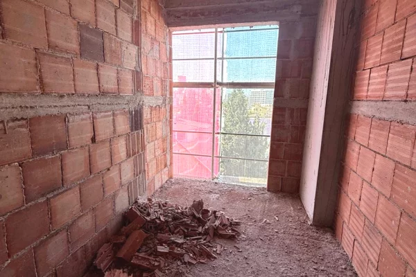 Shtepi ne shitje Apartament ne Tirane, 2+1, Mobilimi Bosh, pa mobiluar, Pagesa 18,636,000  Euro.