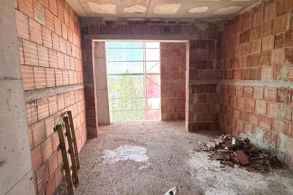 Shtepi ne shitje Apartament ne Tirane, 2+1, Mobilimi Bosh, pa mobiluar, Pagesa 18,636,000  Euro.