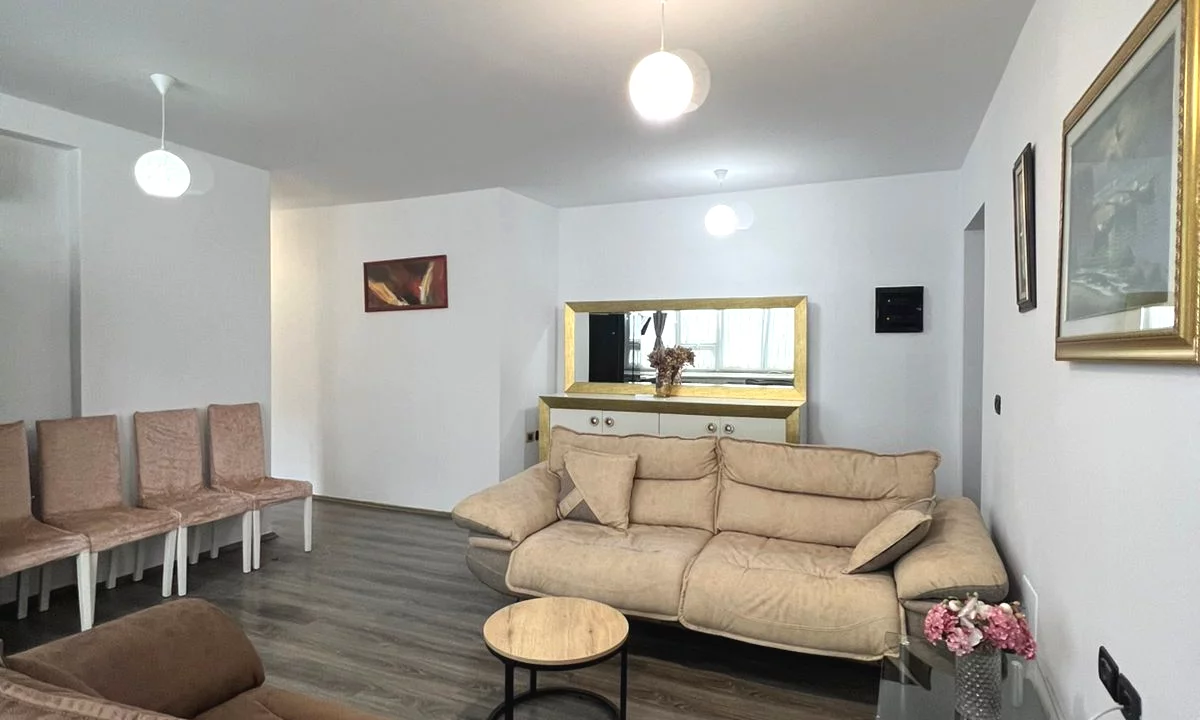 Shtepi ne shitje Apartament ne Tirane, 2+1, Mobilimi E mobiluar, Pagesa 195,000  Euro.