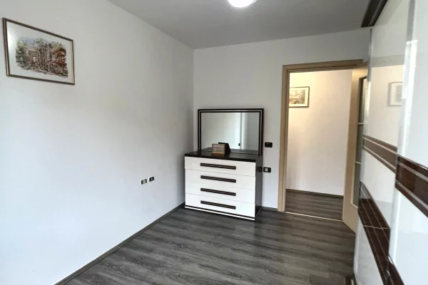 Shtepi ne shitje Apartament ne Tirane, 2+1, Mobilimi E mobiluar, Pagesa 195,000  Euro.