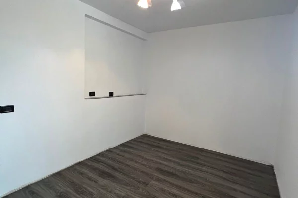 Shtepi ne shitje Apartament ne Tirane, 2+1, Mobilimi E mobiluar, Pagesa 195,000  Euro.