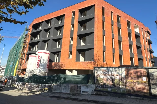 Shtepi ne shitje Apartament ne Tirane, 2+1, Mobilimi Bosh, pa mobiluar, Pagesa 127,000  Euro.